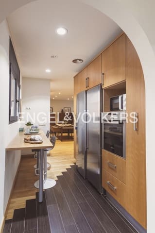 Apartamento de 4 habitaciones en Figueres en venta con garaje - 450.000 € (Ref: 9005640)