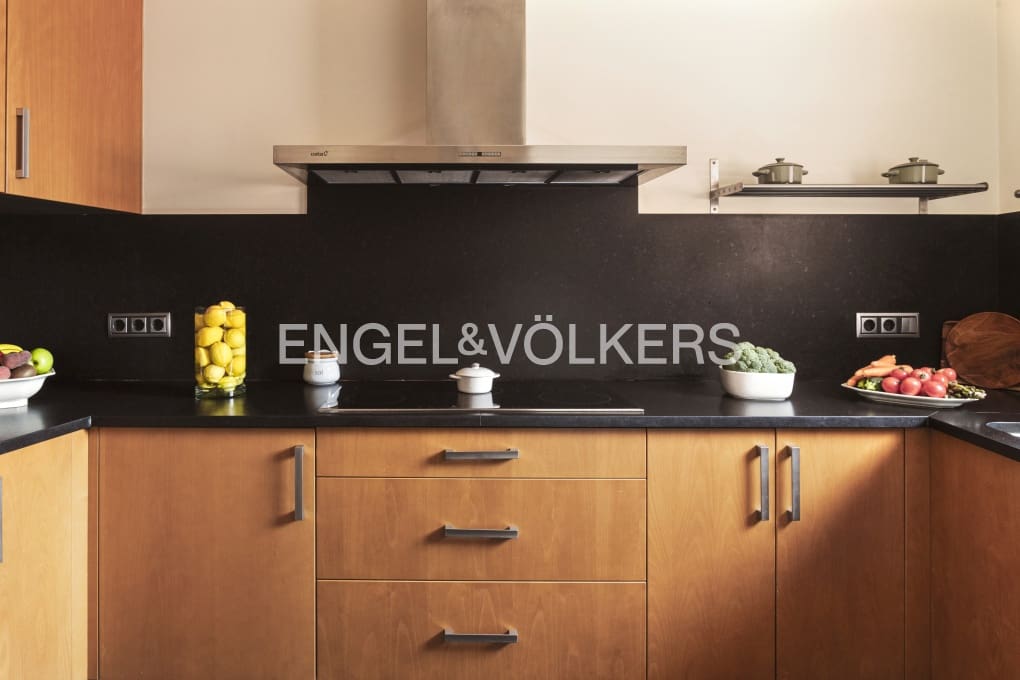 4 soveværelse Lejlighed til salg i Figueres med garage - € 450.000 (Ref: 9005640)