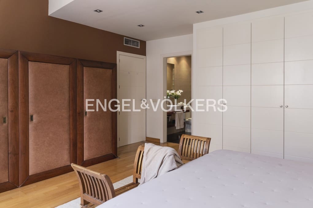 4 soveværelse Lejlighed til salg i Figueres med garage - € 450.000 (Ref: 9005640)