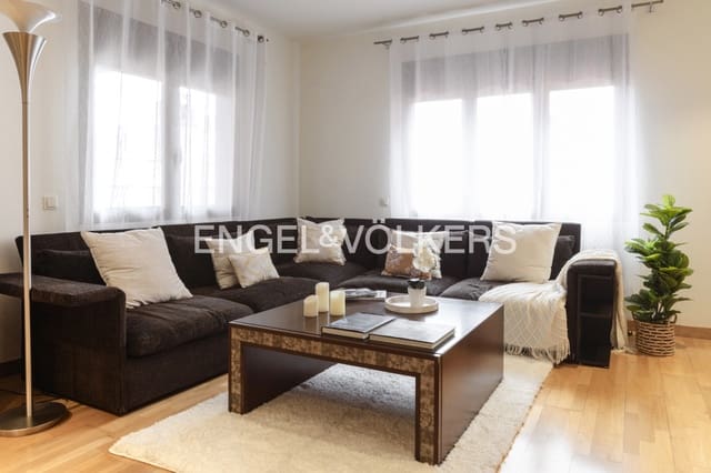 Apartamento de 4 habitaciones en Figueres en venta con garaje - 450.000 € (Ref: 9005640)