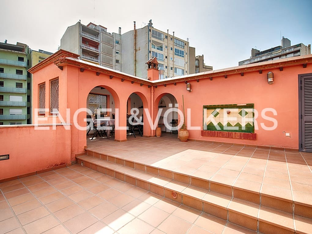 4 soveværelse Lejlighed til salg i Figueres med garage - € 450.000 (Ref: 9005640)