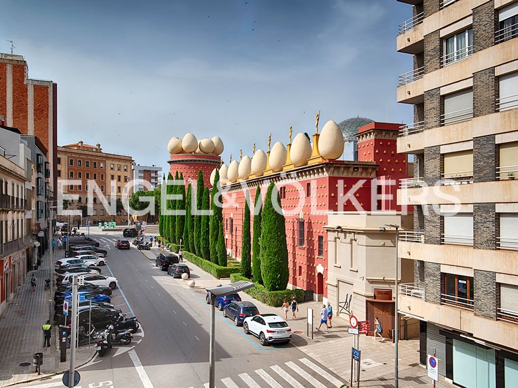 4 soveværelse Lejlighed til salg i Figueres med garage - € 450.000 (Ref: 9005640)