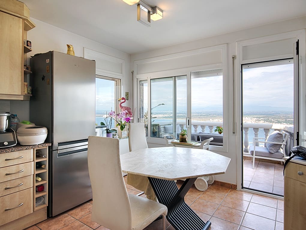 3 sypialnia Willa na sprzedaż w Roses z basenem garażem - 535 000 € (Ref: 9005646)