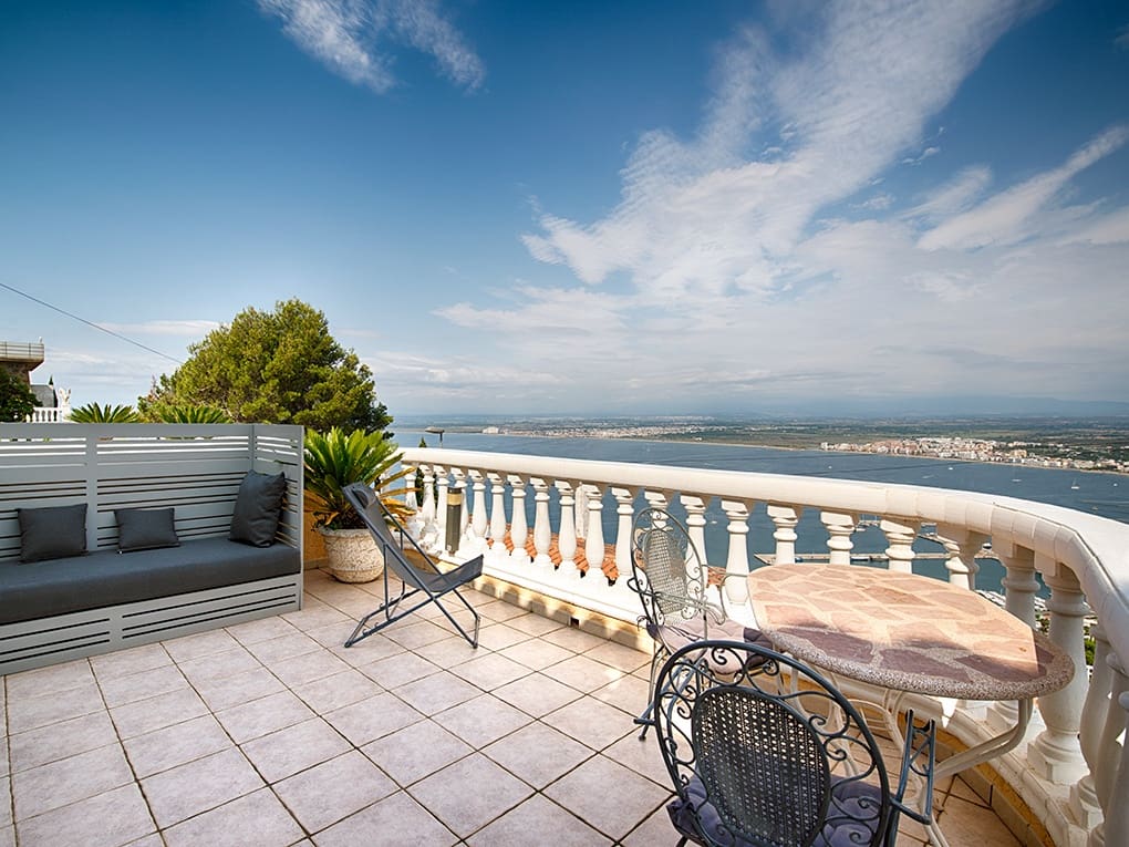 3 sypialnia Willa na sprzedaż w Roses z basenem garażem - 535 000 € (Ref: 9005646)