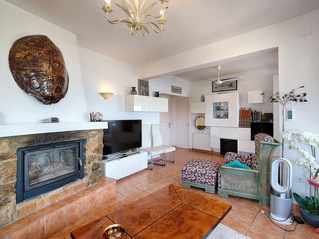 3 soverom Villa til salgs i Roses med svømmebasseng garasje - € 535 000 (Ref: 9005646)