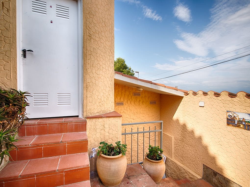 3 sypialnia Willa na sprzedaż w Roses z basenem garażem - 535 000 € (Ref: 9005646)