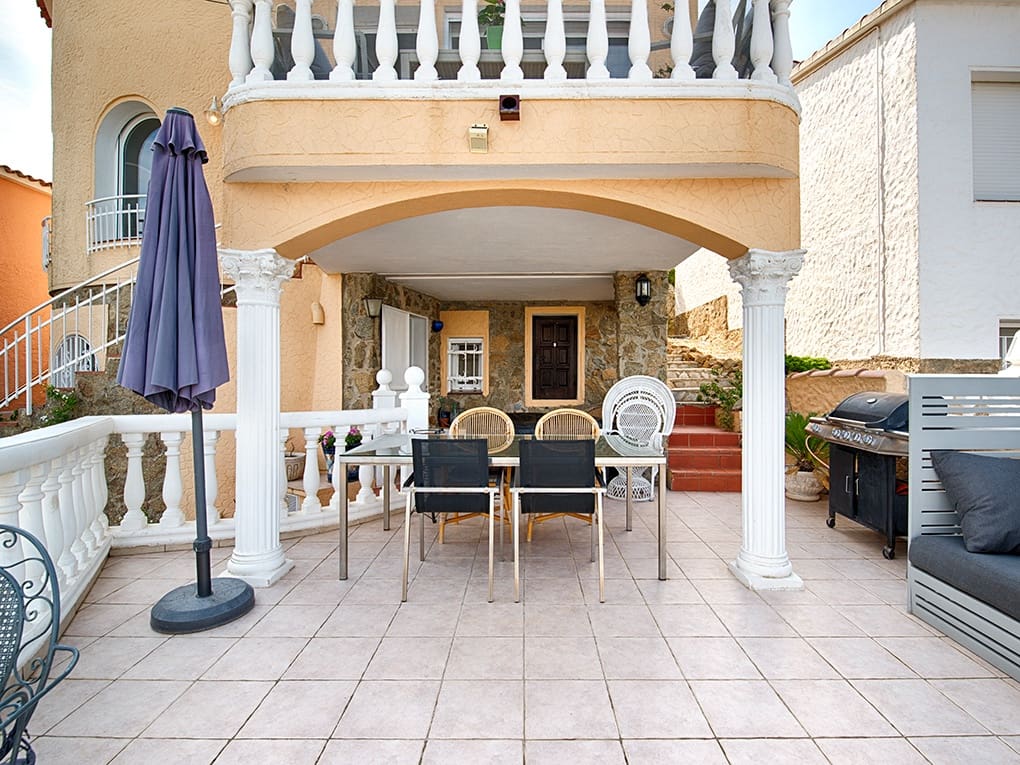 3 sypialnia Willa na sprzedaż w Roses z basenem garażem - 535 000 € (Ref: 9005646)