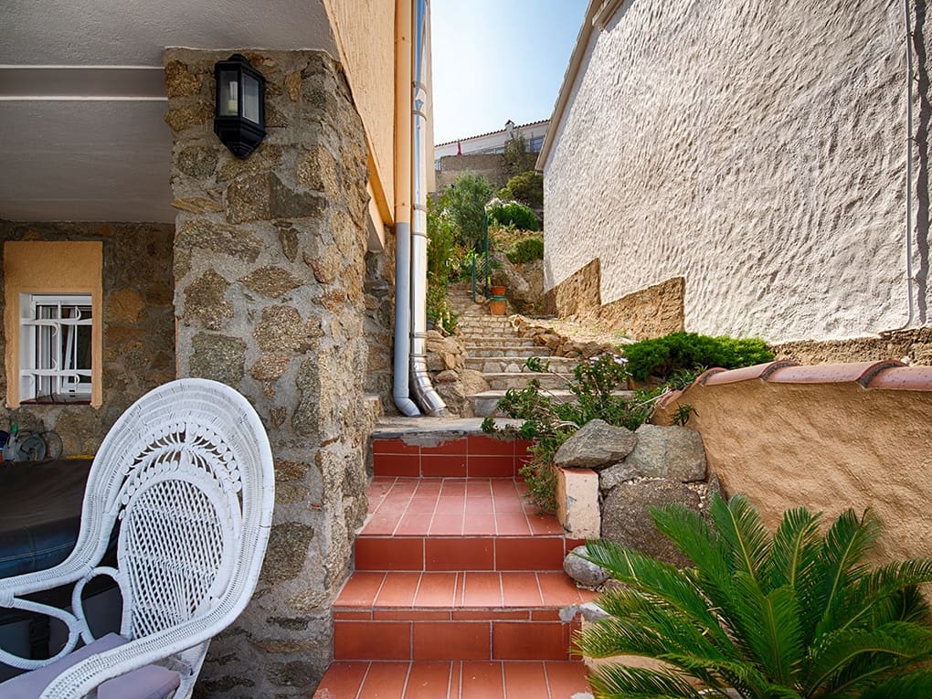 3 sypialnia Willa na sprzedaż w Roses z basenem garażem - 535 000 € (Ref: 9005646)