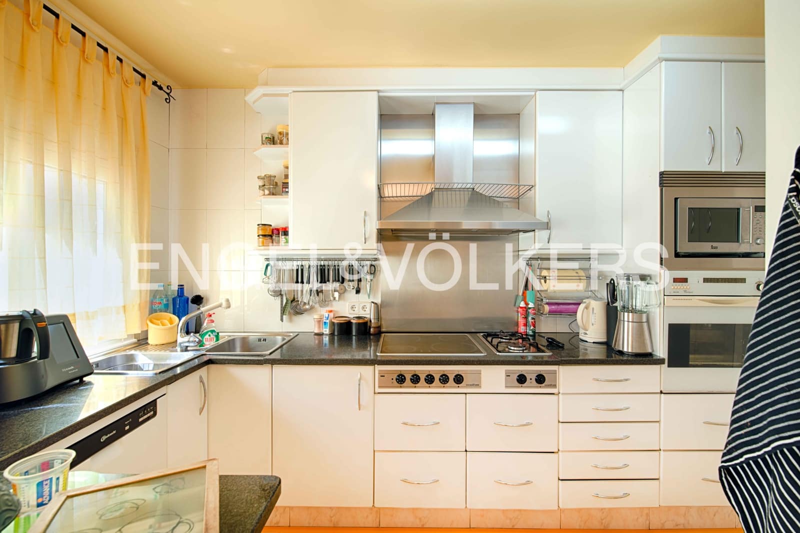 5 soveværelse Rækkehus til salg i Castello d'Empuries med garage - € 390.000 (Ref: 9005648)