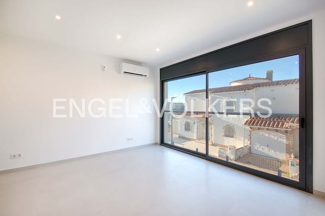 2 soverom Rekkehus til salgs i Empuriabrava, Castelló d'Empúries med garasje - € 299 000 (Ref: 9005649)