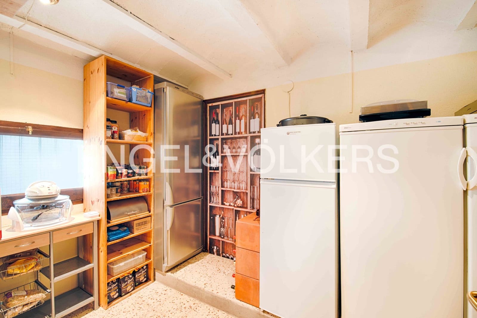6 bedroom Villa for sale in Roses with pool garage - € 785,000 (Ref: 9005652)