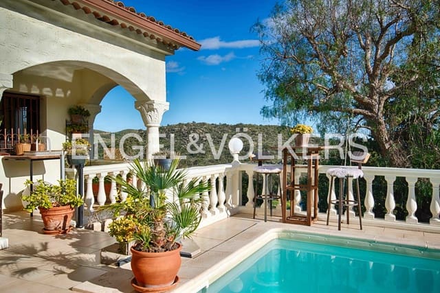 6 chambre Villa/Maison à vendre à Roses avec piscine garage - 785 000 € (Ref: 9005652)