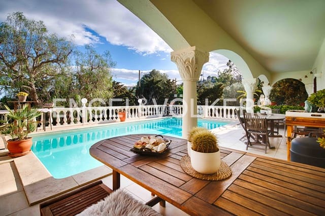 6 chambre Villa/Maison à vendre à Roses avec piscine garage - 785 000 € (Ref: 9005652)