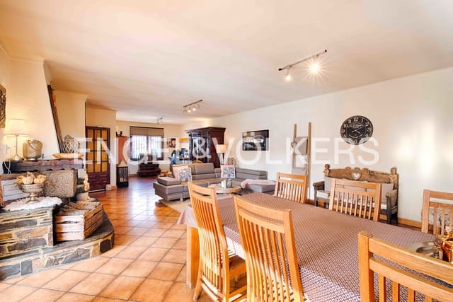 6 chambre Villa/Maison à vendre à Roses avec piscine garage - 785 000 € (Ref: 9005652)
