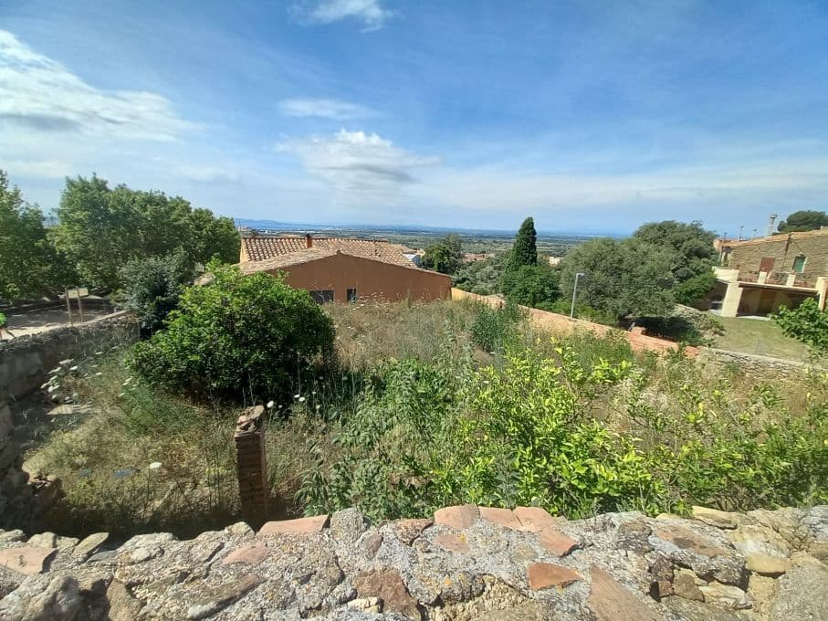 Grunde uden byggetilladelser til salg i Palau-saverdera - € 175.000 (Ref: 9005654)