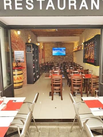 Erhverv til salg i Roses - € 435.000 (Ref: 9005656)