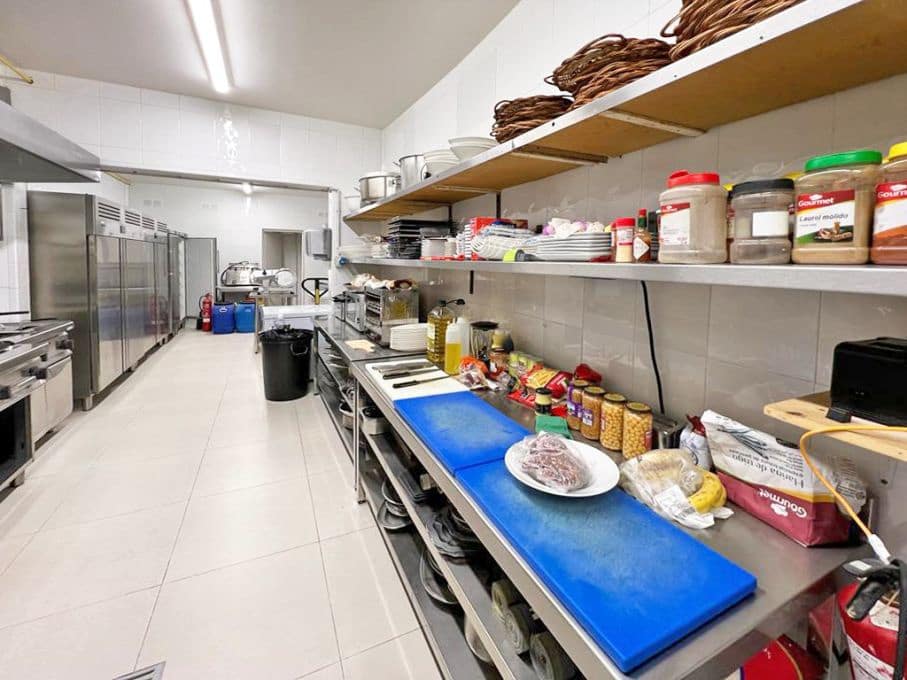 Erhverv til salg i Roses - € 435.000 (Ref: 9005656)