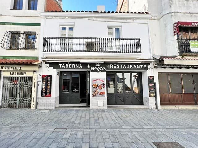 Kaupallinen myytävänä paikassa Roses - 435 000 € (Ref: 9005656)