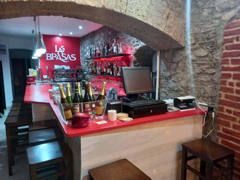 Local Commercial à vendre à Roses - 435 000 € (Ref: 9005656)