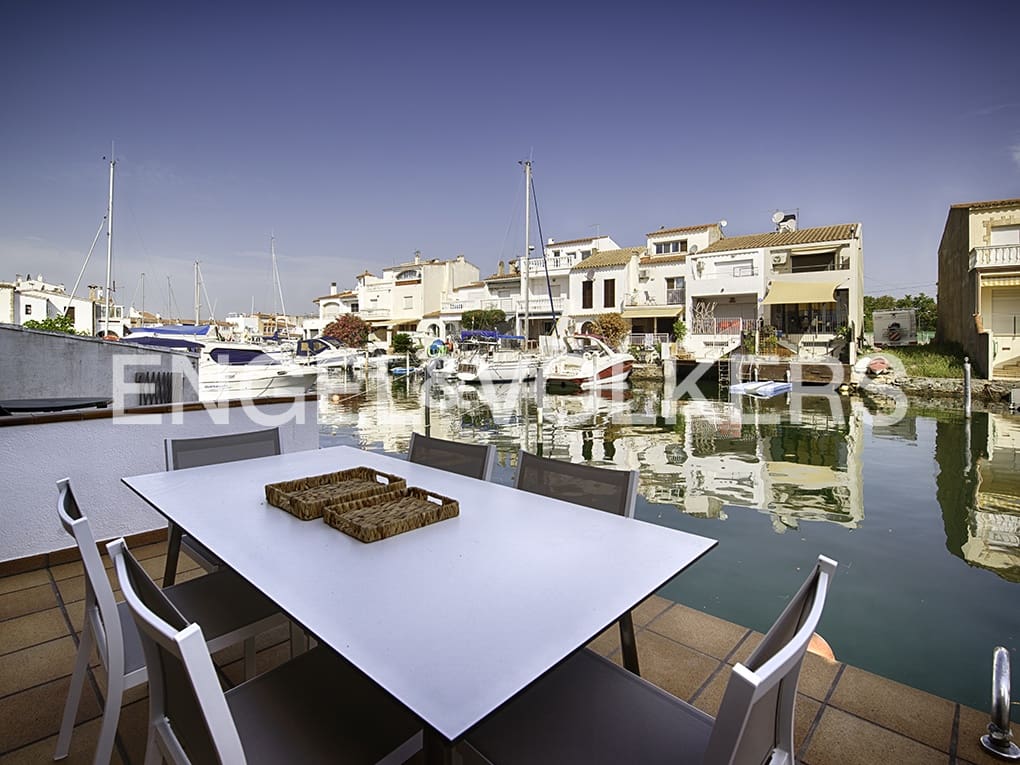 3 soverom Hus til salgs i Empuriabrava med garasje - € 465 000 (Ref: 9005661)