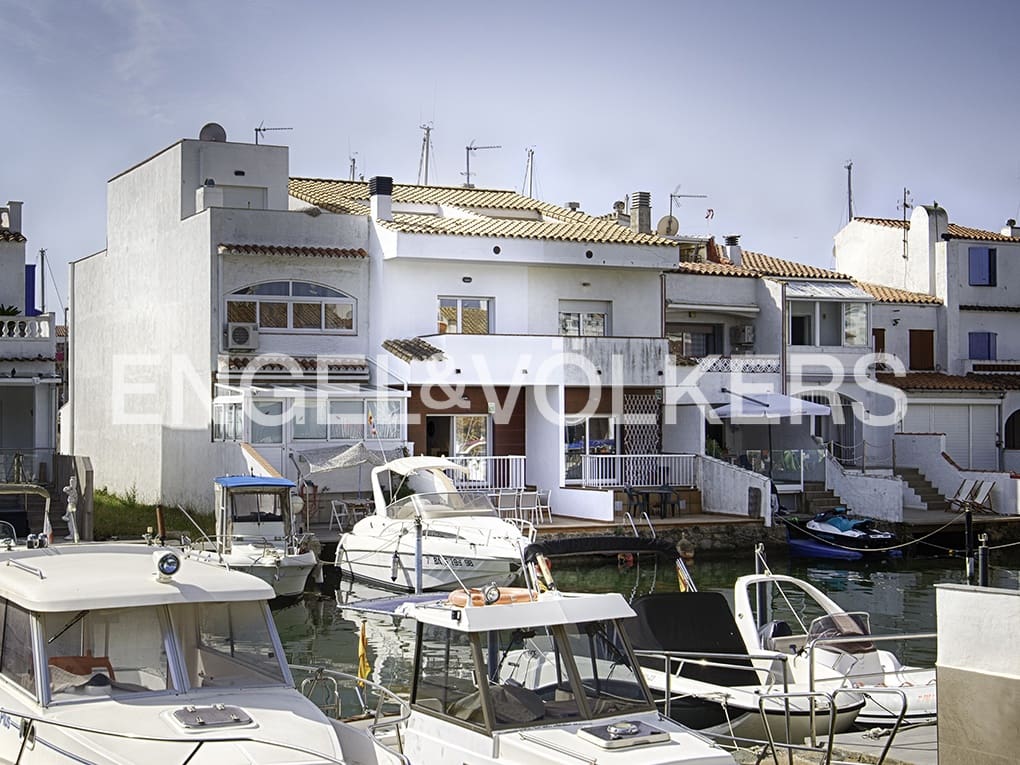 3 soverom Hus til salgs i Empuriabrava med garasje - € 465 000 (Ref: 9005661)