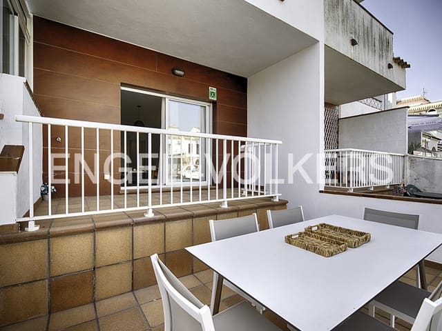 3 soveværelse Byhus til salg i Empuriabrava, Castelló d'Empúries med garage - € 465.000 (Ref: 9005661)