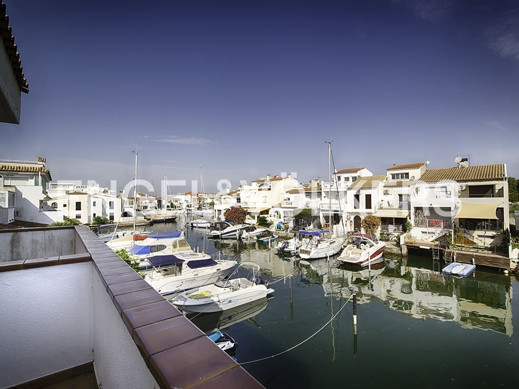 3 soverom Hus til salgs i Empuriabrava med garasje - € 465 000 (Ref: 9005661)