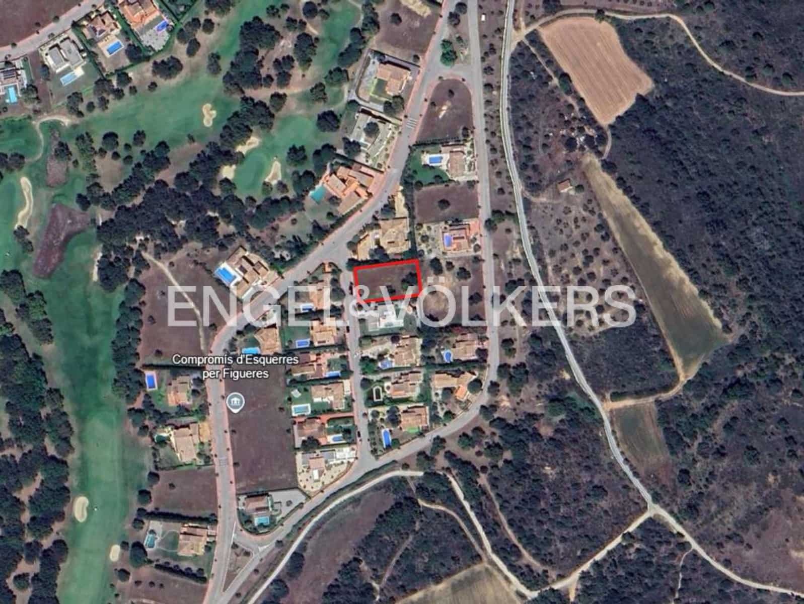 Grunde uden byggetilladelser til salg i Peralada - € 250.000 (Ref: 9005662)