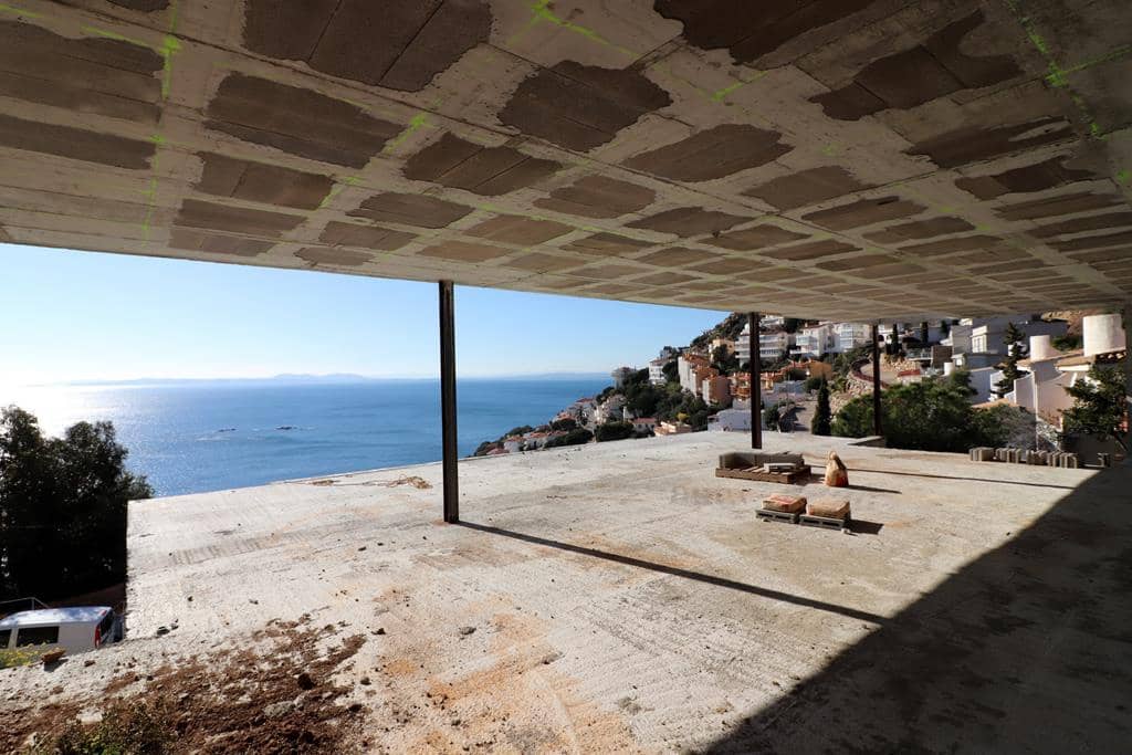 4 soveværelse Villa til salg i Roses med swimmingpool garage - € 1.045.000 (Ref: 9005665)