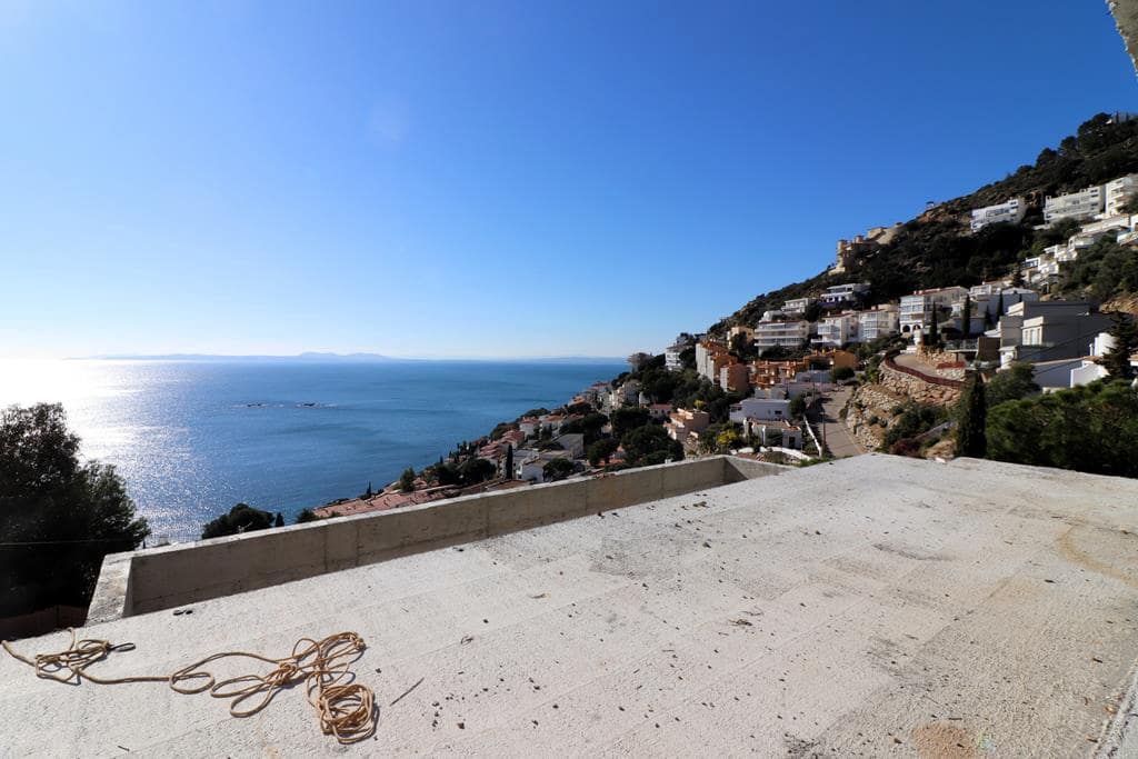 4 soveværelse Villa til salg i Roses med swimmingpool garage - € 1.045.000 (Ref: 9005665)