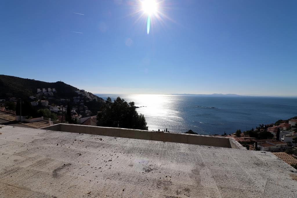 4 soveværelse Villa til salg i Roses med swimmingpool garage - € 1.045.000 (Ref: 9005665)