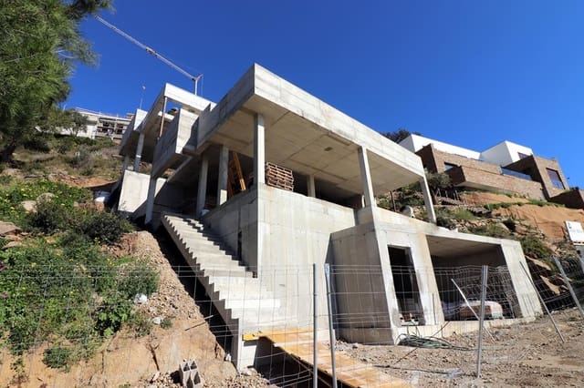 4 quarto Moradia para venda em Roses com piscina garagem - 1 045 000 € (Ref: 9005665)