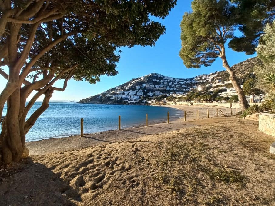 4 soveværelse Villa til salg i Roses med swimmingpool garage - € 1.045.000 (Ref: 9005665)