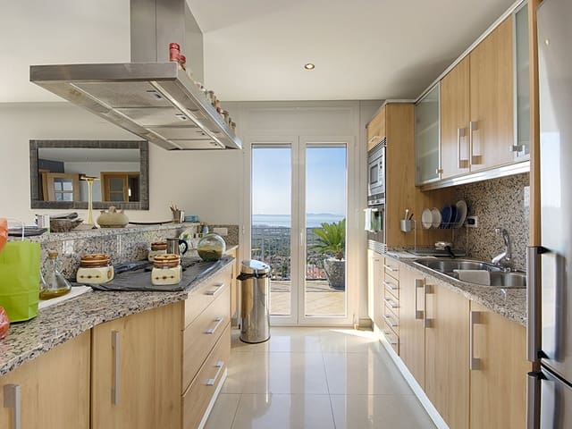 6 sovrum Villa till salu i El Mas Fumats, Roses med pool garage - 890 000 € (Ref: 9005667)