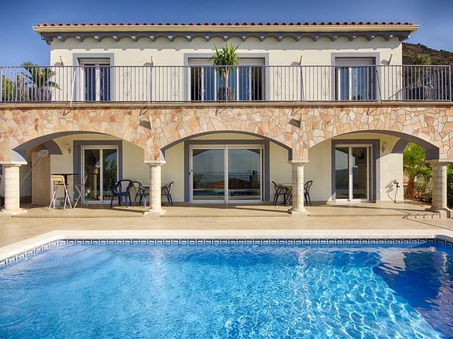 6 sovrum Villa till salu i El Mas Fumats, Roses med pool garage - 890 000 € (Ref: 9005667)