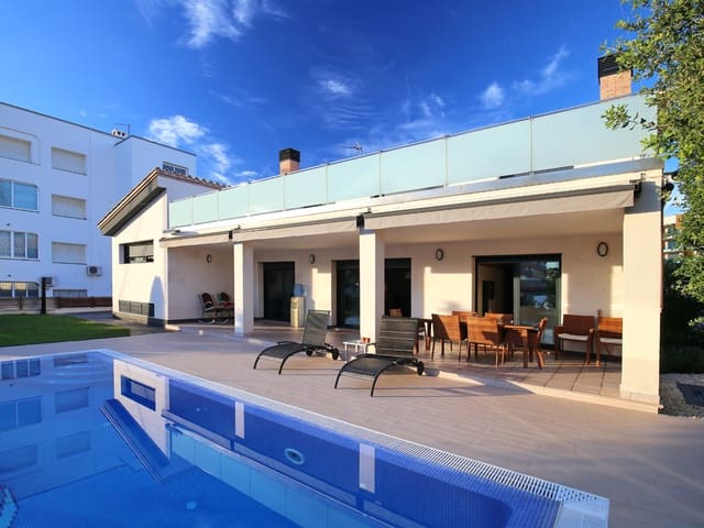 5 soverom Villa til salgs i Roses med svømmebasseng garasje - € 1 900 000 (Ref: 9005668)