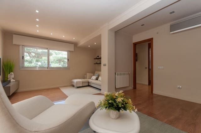 4 sypialnia Willa na sprzedaż w Roses z basenem garażem - 675 000 € (Ref: 9005669)