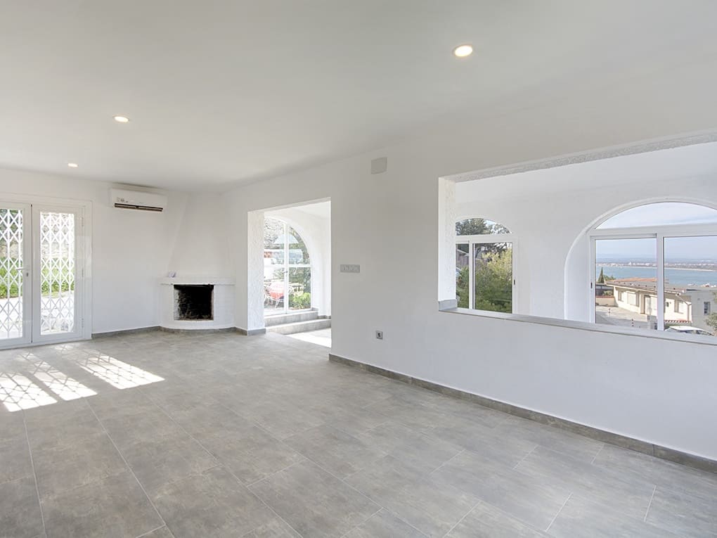 4 soverom Villa til salgs i Roses med garasje - € 450 000 (Ref: 9005671)