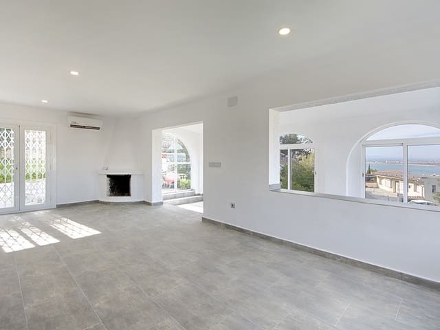 4 soverom Villa til salgs i Roses med garasje - € 450 000 (Ref: 9005671)