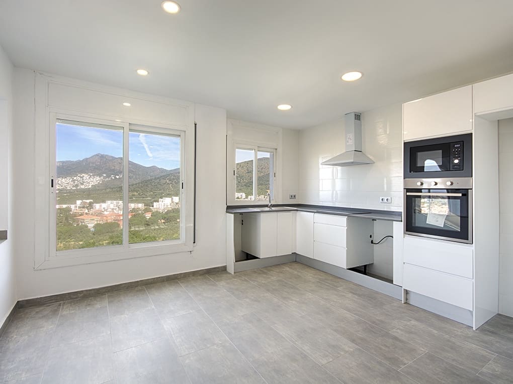 4 soverom Villa til salgs i Roses med garasje - € 450 000 (Ref: 9005671)