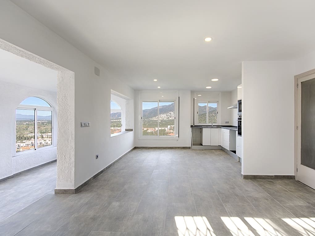 4 soverom Villa til salgs i Roses med garasje - € 450 000 (Ref: 9005671)