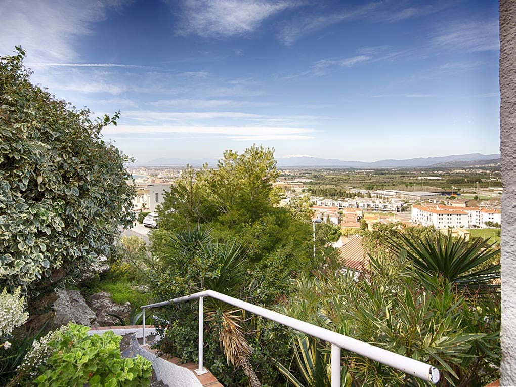 4 soverom Villa til salgs i Roses med garasje - € 450 000 (Ref: 9005671)