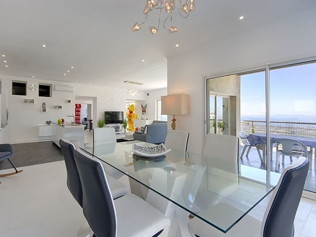 5 soverom Villa til salgs i Roses med svømmebasseng garasje - € 890 000 (Ref: 9005672)