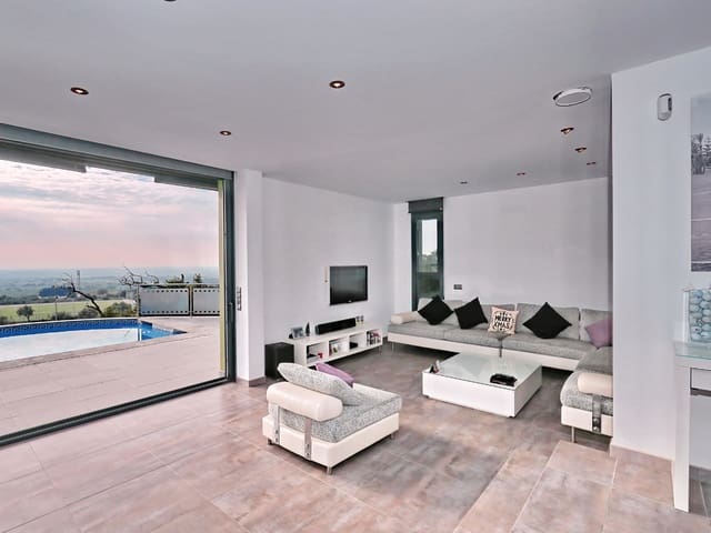 4 bedroom Villa for sale in Palau-saverdera with pool garage - € 1,295,000 (Ref: 9005674)