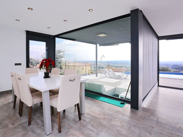 4 bedroom Villa for sale in Palau-saverdera with pool garage - € 1,295,000 (Ref: 9005674)