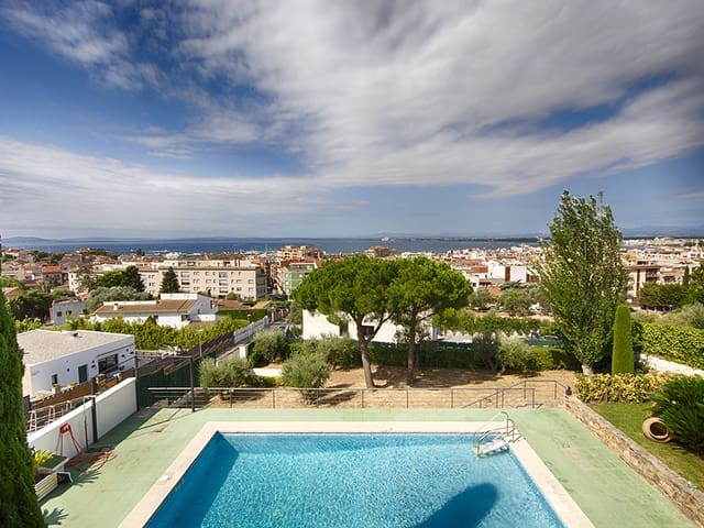 6 soverom Villa til salgs i Roses med svømmebasseng garasje - € 2 500 000 (Ref: 9005676)