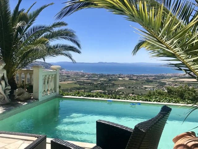 4 chambre Villa/Maison à vendre à El Mas Fumats, Roses avec piscine garage - 859 000 € (Ref: 9005679)
