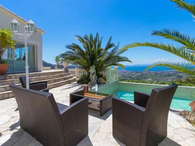 4 chambre Villa/Maison à vendre à El Mas Fumats, Roses avec piscine garage - 859 000 € (Ref: 9005679)