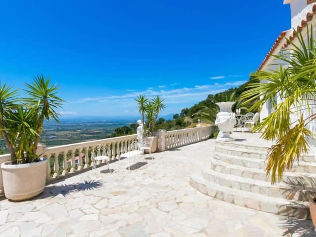 4 chambre Villa/Maison à vendre à El Mas Fumats, Roses avec piscine garage - 859 000 € (Ref: 9005679)