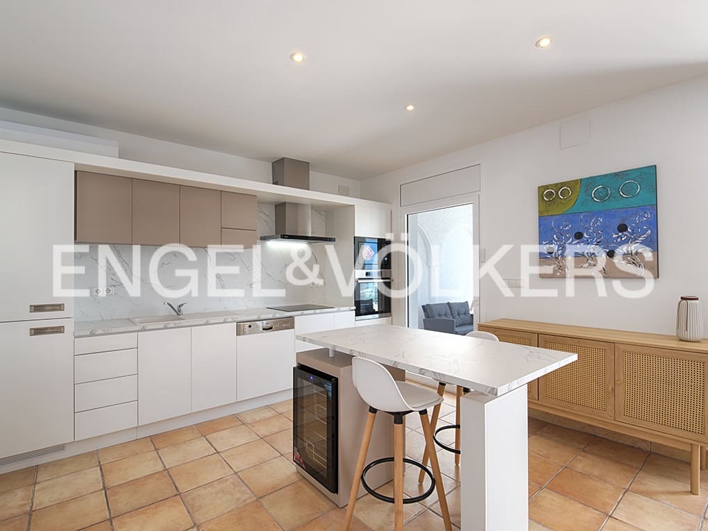 3 soveværelse Lejlighed til salg i El Mas Fumats med swimmingpool garage - € 665.000 (Ref: 9005685)